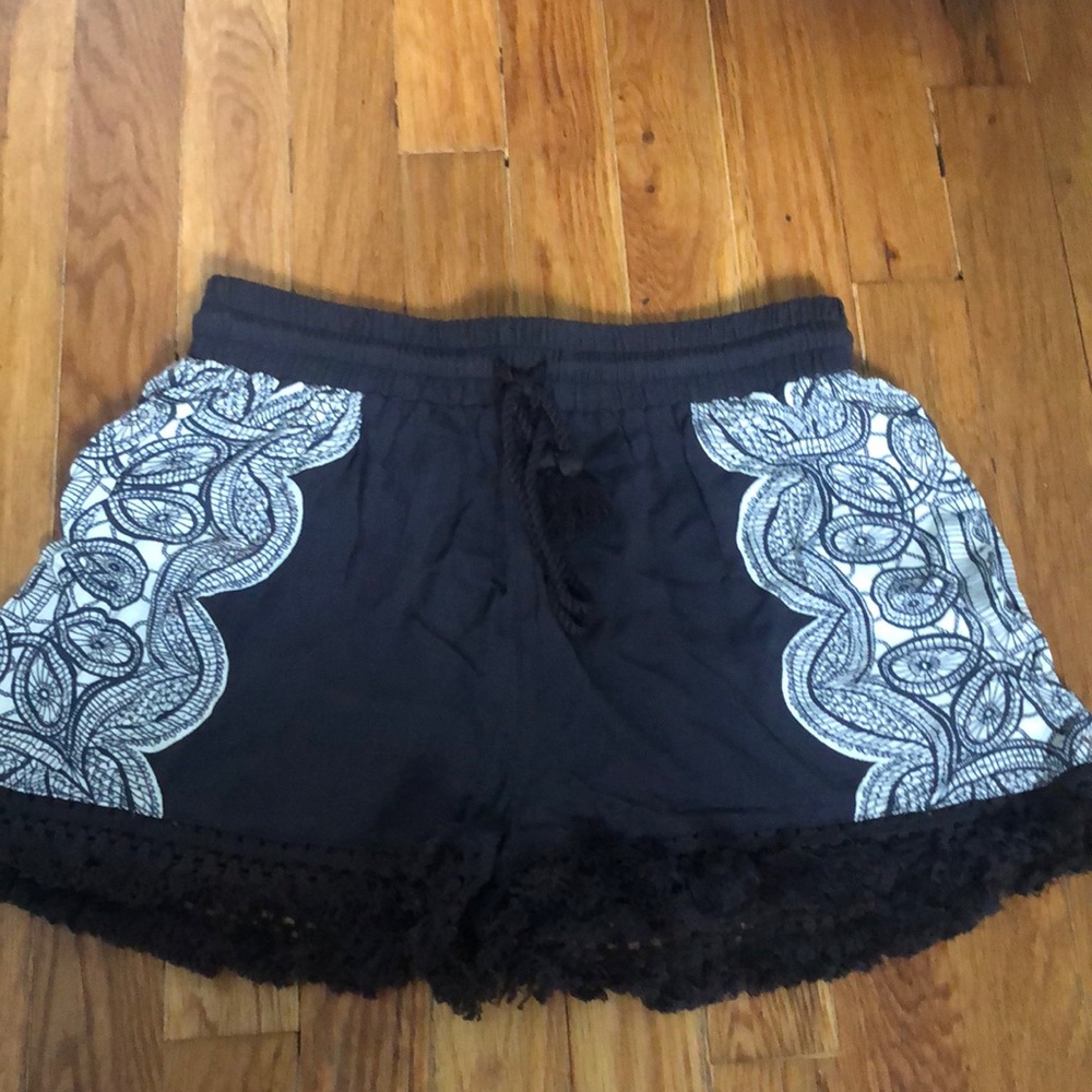 TARGET GREY FLOWY PATTERN CROCHET BOTTOM SHORTS